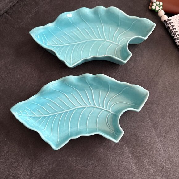 Vintage Turquoise Leaf-Shaped Ceramic Dish Set - USA Made - Picture 2 of 5